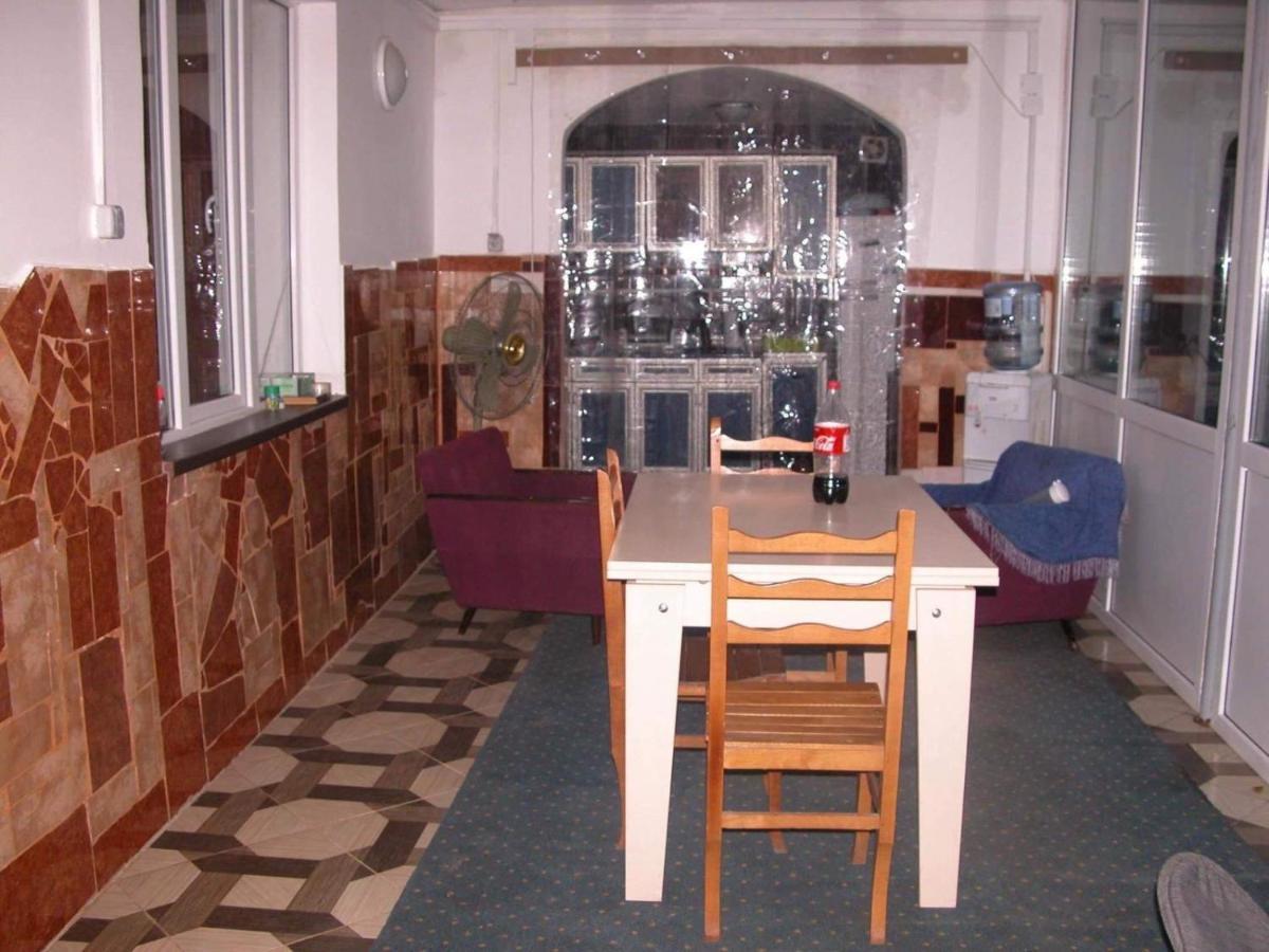 Guest House Oasis - Tvishi Exteriér fotografie