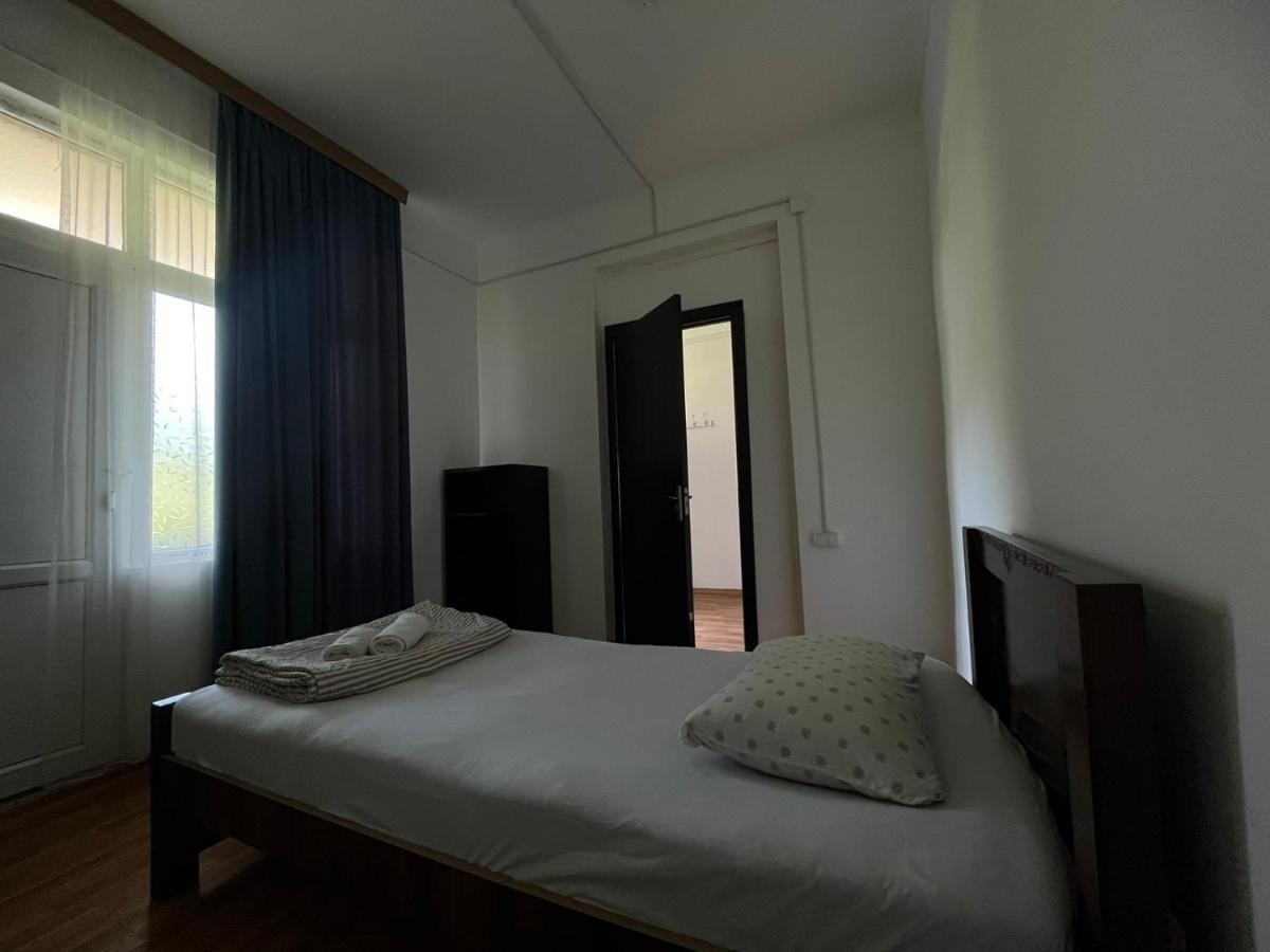 Guest House Oasis - Tvishi Exteriér fotografie